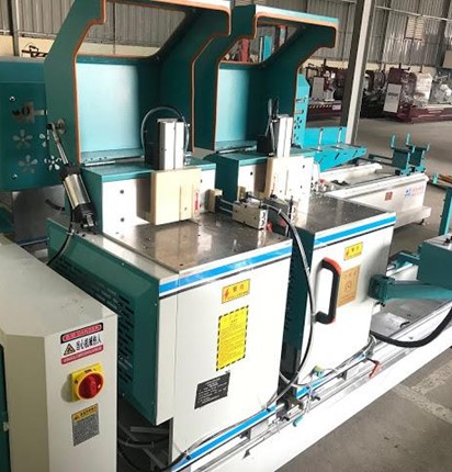 MÁY CẮT NHÔM HC450 ĐẨY TỪ DƯỚI LÊN